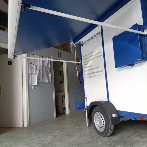 Remolque con toldo minicofre 05