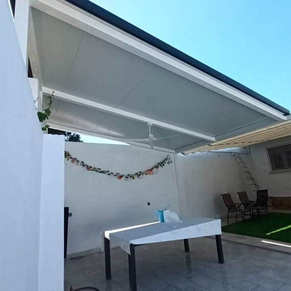 Instalación en Arroyomolinos de estructura de hierro lacada