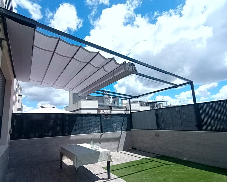 Instalación en Arroyomolinos de pérgola 80x40