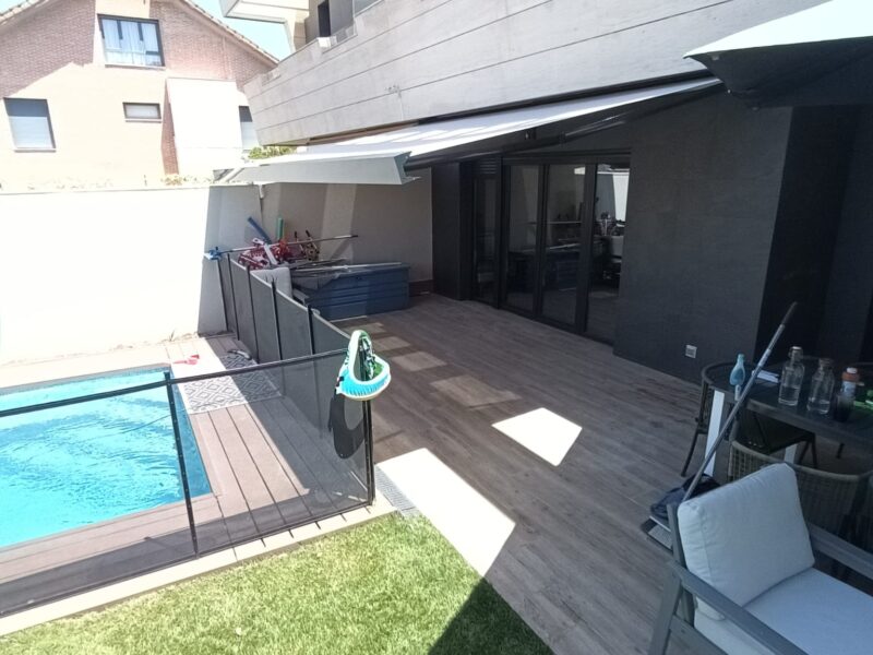 Instalación en Villanueva de la Cañada toldo cofre extensible